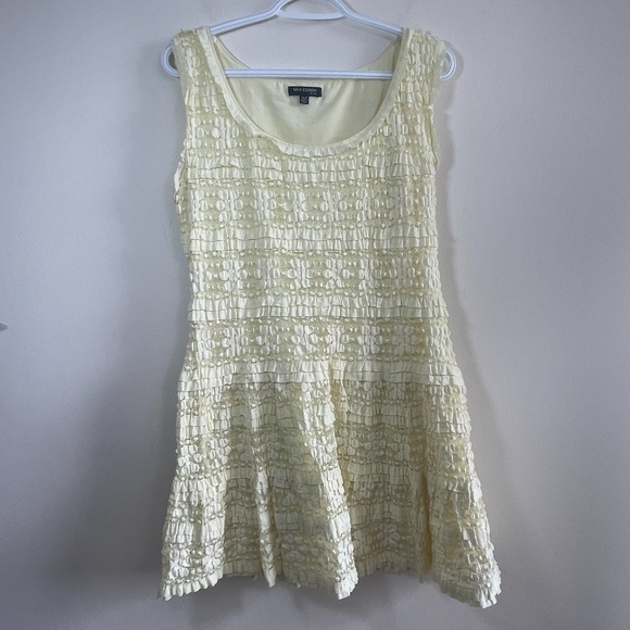 🎀3/$30 Max Edition Yellow Lace Dress - Picture 2 of 5